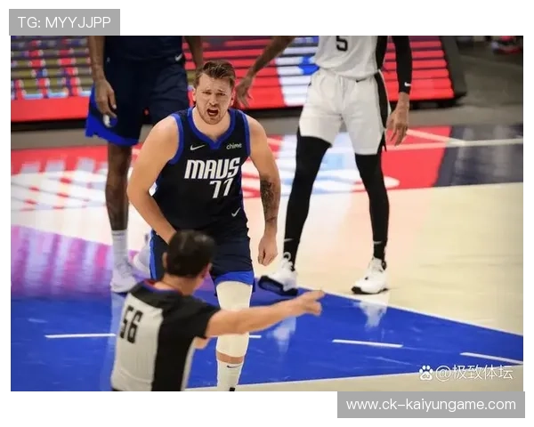 东契奇强攻篮下得手，独行侠追上比分